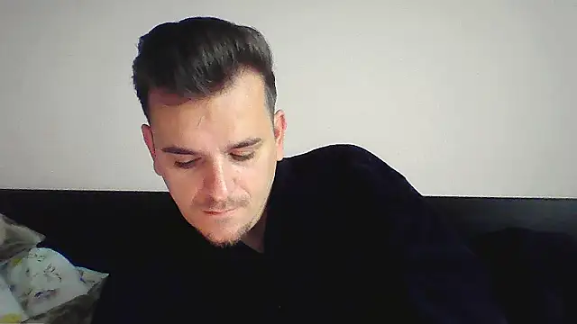 Huge cock22cm online show from October 27, 2025, 6:06 am