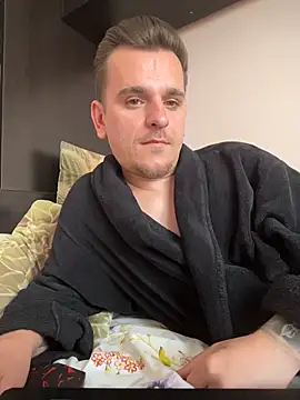 Huge cock22cm online show from March 21, 2026, 12:32 pm