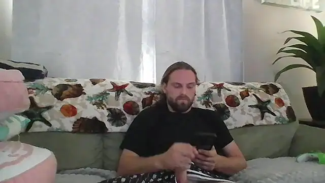VitaminDrewFl online show from May 5, 2026, 6:49 pm