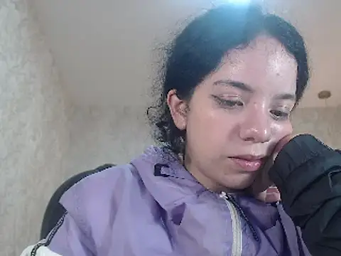 EmmaCowperr online show from January 16, 2025, 9:27 am