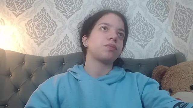 EmmaCowperr online show from March 15, 2025, 8:43 pm