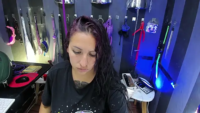 LucyStrike  online show from October 15, 2025, 10:43 pm