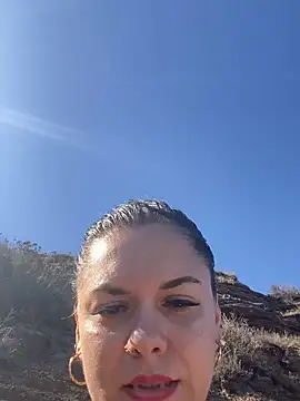 Snapshot of Luccreccia_ chatting on October 8, 2025, 1:53 pm Luccreccia  online show from October 8, 2025, 1:53 pm