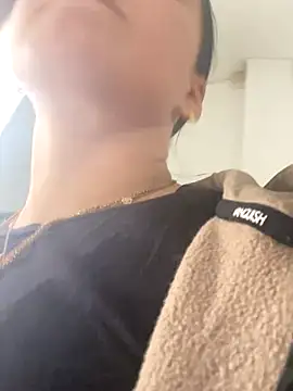 Snapshot of Luccreccia_ chatting on October 29, 2025, 10:06 am Luccreccia  online show from October 29, 2025, 10:06 am