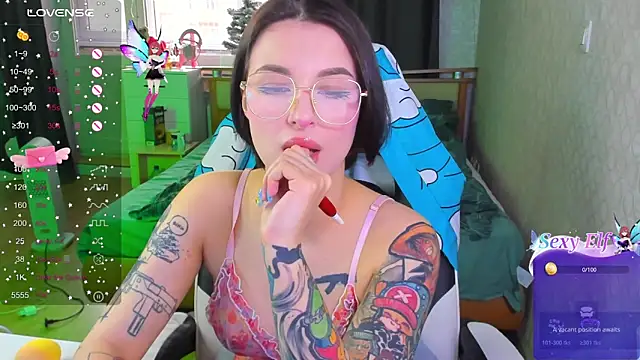 folinskayyya online show from December 18, 2025, 5:02 am