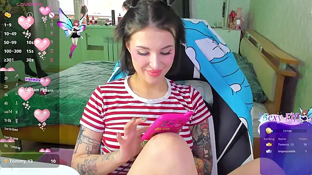 folinskayyya online show from April 15, 2026, 6:42 am