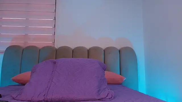 Snapshot of hot_dione chatting on November 28, 2025, 7:16 pm hot dione online show from November 28, 2025, 7:16 pm