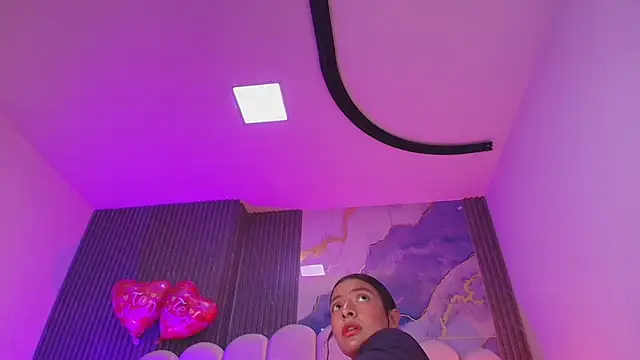 hot dione online show from March 6, 2026, 8:16 pm