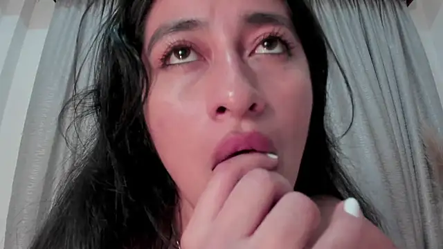 LisaHadwin online show from January 7, 2025, 9:14 pm