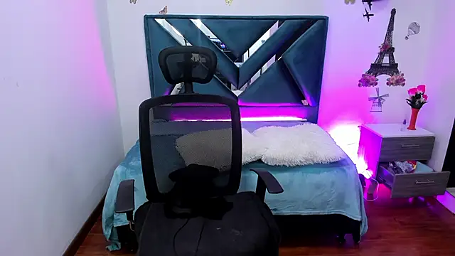 Alessandraa ferri  online show from February 27, 2025, 10:42 pm