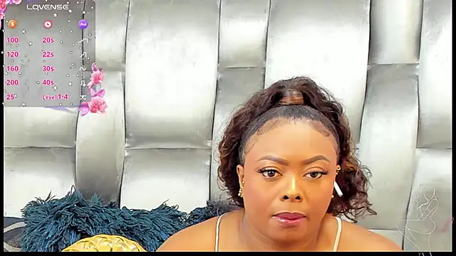 Snapshot of CamilaBenitez chatting on February 11, 2026, 12:37 am CamilaBenitez online show from February 11, 2026, 12:37 am