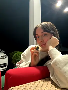 emiliasommer online show from September 26, 2025, 8:24 pm