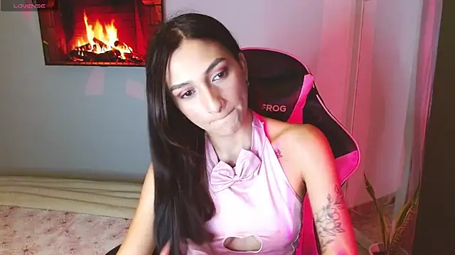 Mei Kelly online show from November 8, 2025, 1:50 am