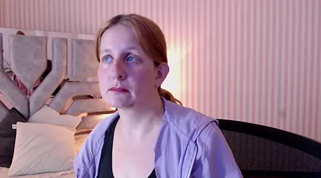 ViioletaMora online show from February 23, 2025, 11:58 pm