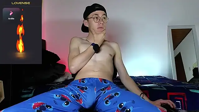 Snapshot of Elian_Cooper chatting on December 10, 2024, 9:12 am Elian Cooper online show from December 10, 2024, 9:12 am