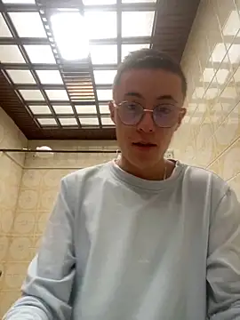 Snapshot of Elian_Cooper chatting on February 11, 2025, 3:18 pm Elian Cooper online show from February 11, 2025, 3:18 pm