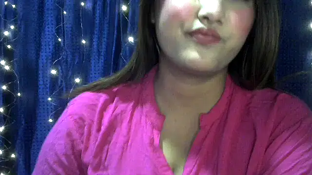 Snapshot of Princess_noorjahan chatting on December 15, 2025, 5:50 pm Princess noorjahan online show from December 15, 2025, 5:50 pm
