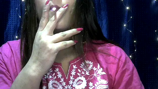 Snapshot of Princess_noorjahan chatting on April 13, 2026, 2:22 pm Princess noorjahan online show from April 13, 2026, 2:22 pm