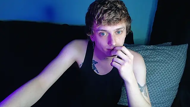 Snapshot of axxxturel chatting on February 20, 2025, 11:43 pm axxxturel online show from February 20, 2025, 11:43 pm