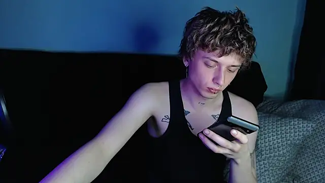 Snapshot of axxxturel chatting on March 17, 2025, 8:19 pm axxxturel online show from March 17, 2025, 8:19 pm