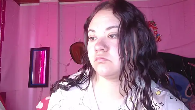 NikkiRous  online show from November 18, 2025, 2:10 pm