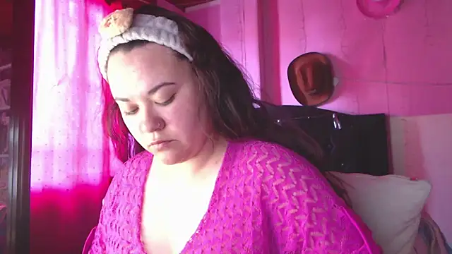 NikkiRous  online show from February 27, 2026, 7:25 pm