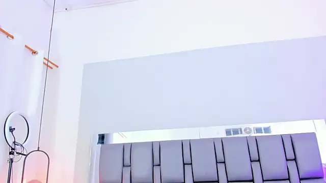 Emily Gil1 online show from February 8, 2025, 7:38 pm