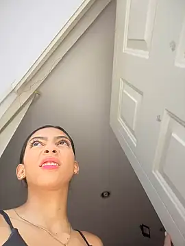 Snapshot of Ema_azel chatting on December 4, 2024, 1:42 pm Ema azel online show from December 4, 2024, 1:42 pm