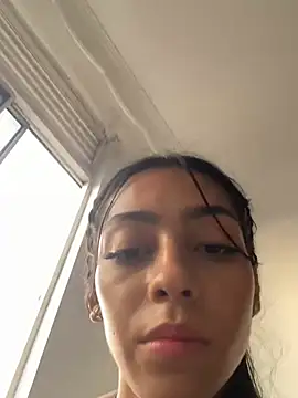 Snapshot of Ema_azel chatting on January 1, 2025, 10:13 pm Ema azel online show from January 1, 2025, 10:13 pm