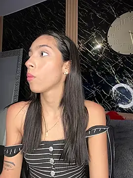 Snapshot of Ema_azel chatting on January 5, 2025, 4:48 pm Ema azel online show from January 5, 2025, 4:48 pm