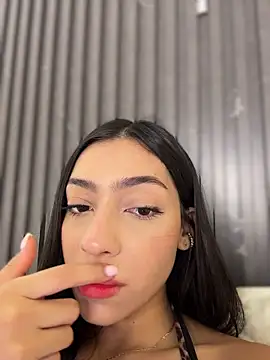 Ema azel online show from February 5, 2026, 2:00 pm