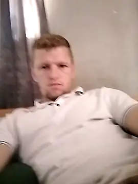 Bentley9825 online show from March 26, 2026, 9:59 am