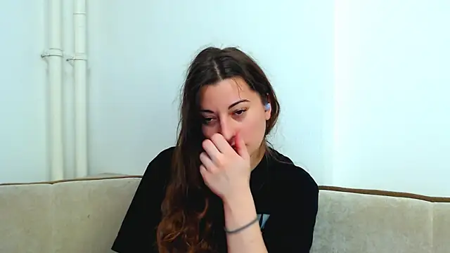 Helen Adams  online show from December 3, 2024, 8:05 am