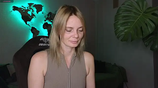 Snapshot of Sam_Klaus chatting on October 13, 2025, 9:48 pm Sam Klaus online show from October 13, 2025, 9:48 pm