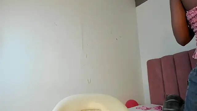 Tahira 21  online show from March 13, 2026, 7:42 pm