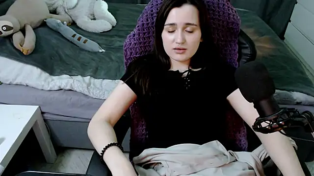 KiraYammy online show from January 25, 2025, 1:32 am