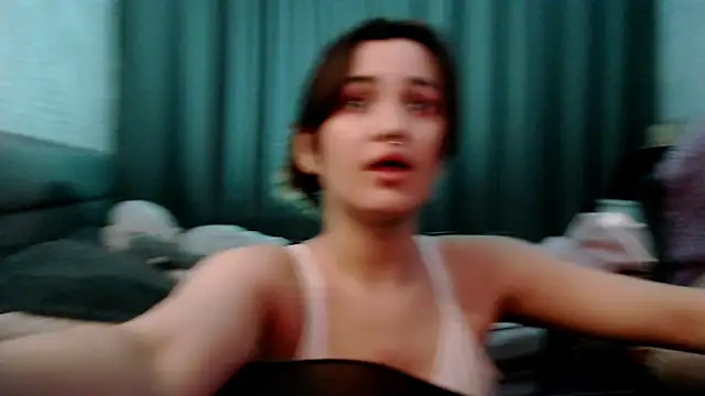 KiraYammy online show from January 31, 2025, 4:06 pm