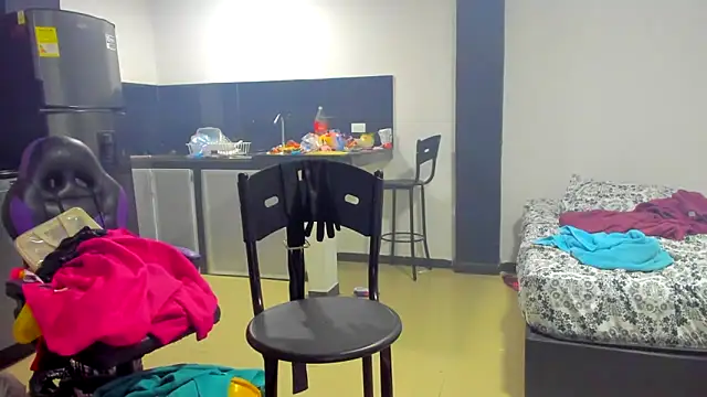 barbara anal squirt  online show from March 9, 2025, 2:43 pm