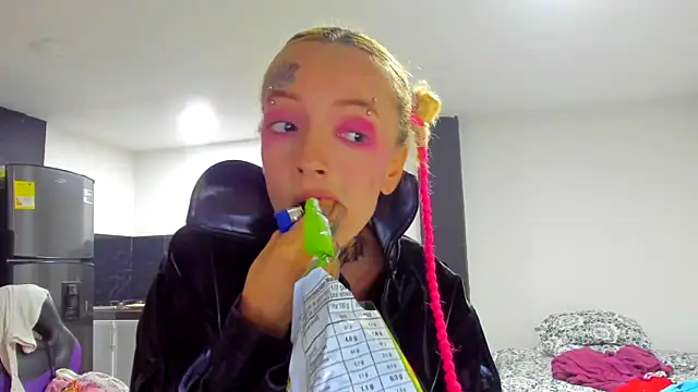 barbara anal squirt  online show from March 10, 2025, 6:38 am