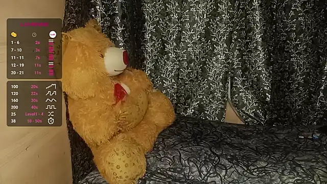 shuhana  online show from February 14, 2025, 2:39 am