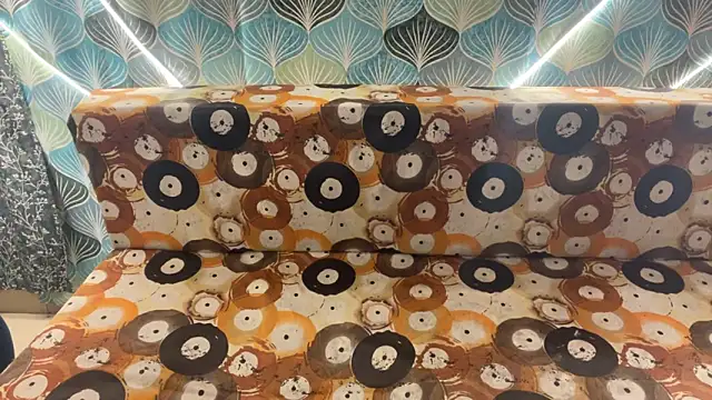 shuhana  online show from November 23, 2025, 4:56 am