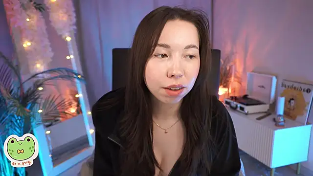 Snapshot of Sarah_Son chatting on February 28, 2025, 8:53 am Sarah Son online show from February 28, 2025, 8:53 am