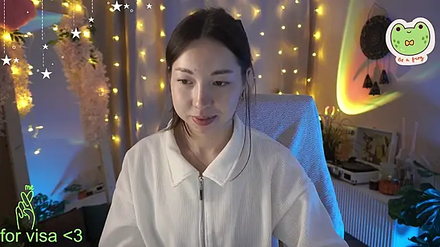 Snapshot of Sarah_Son chatting on October 20, 2025, 5:30 am Sarah Son online show from October 20, 2025, 5:30 am