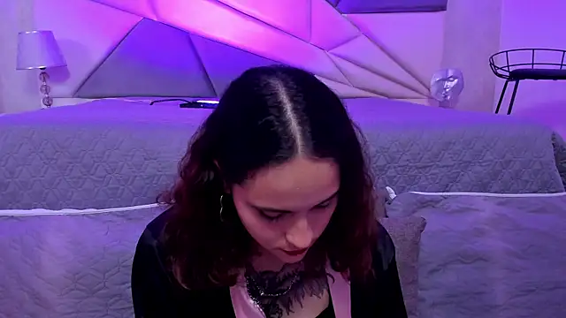 AnnyThompson  online show from January 9, 2025, 8:44 pm