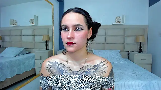 AnnyThompson  online show from September 10, 2025, 9:48 pm