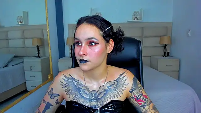 AnnyThompson  online show from September 24, 2025, 8:45 pm