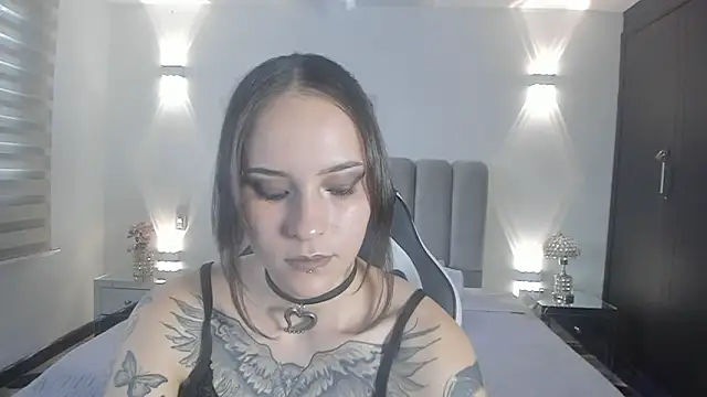 AnnyThompson  online show from March 5, 2026, 10:17 pm