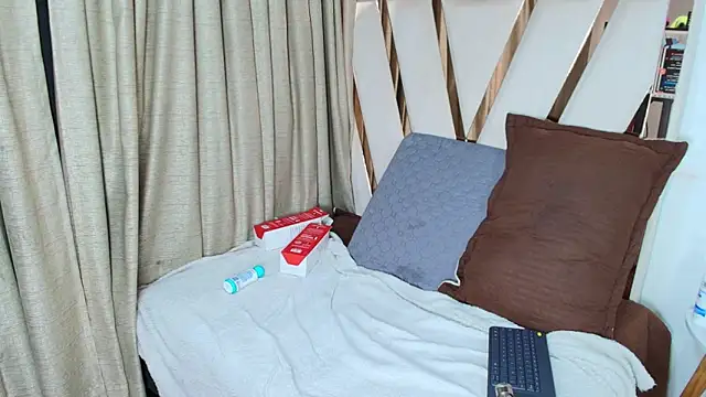 Zoe Curvy online show from September 19, 2025, 12:28 pm