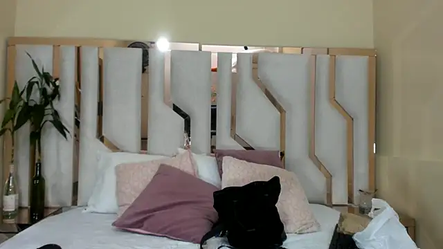 TifanyChill online show from January 22, 2025, 8:28 pm