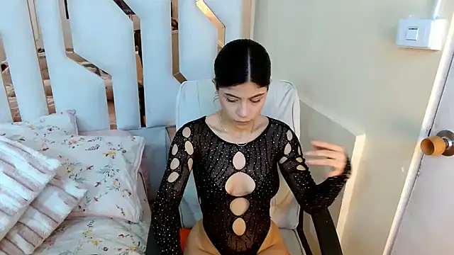 Snapshot of TifanyChill chatting on February 6, 2026, 6:44 pm TifanyChill online show from February 6, 2026, 6:44 pm